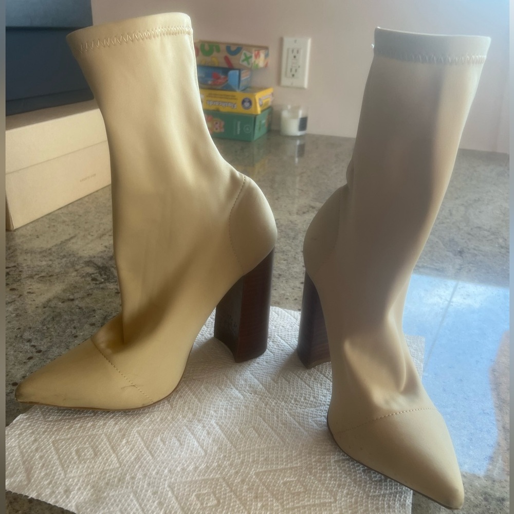 Tony Bianco ‘Diddy’ Sock Bootie Tan/Beige Sz 37/7!!